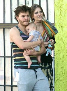  Emile Hirsch's son likely to bring the parents together