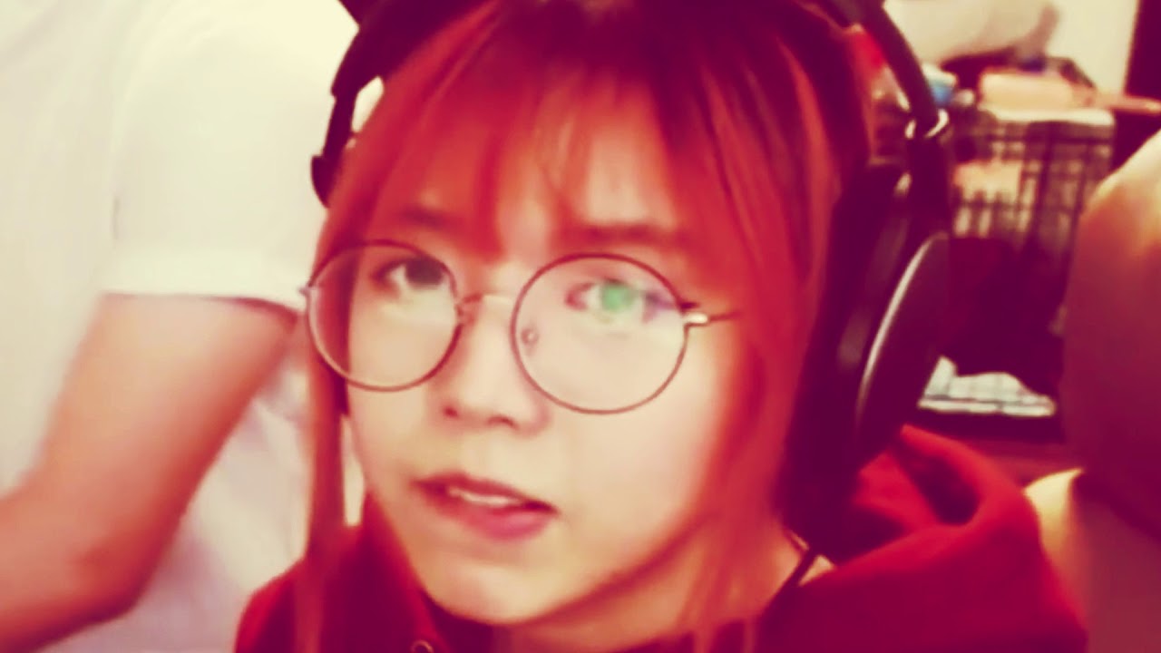 Lilypichu is dating a boyfriend named Albert Chang.