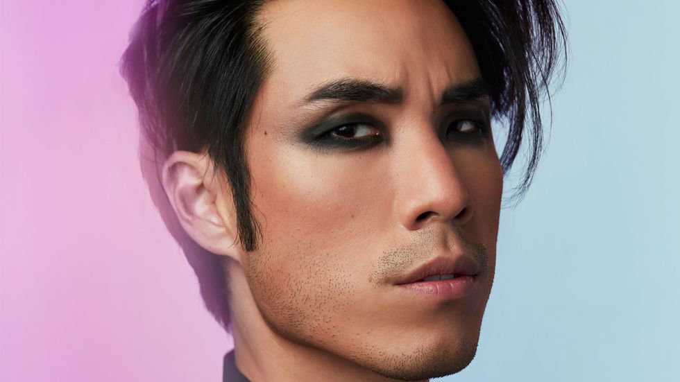 Eugene Lee Yang wiki, bio, dating, girlfriend, sisters, net worth, age, height, parents, siblings, and ethnicity.