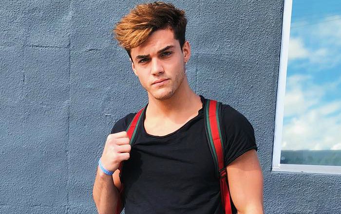 Though he dated a girlfriend in the past Grayson Dolan is currently single.