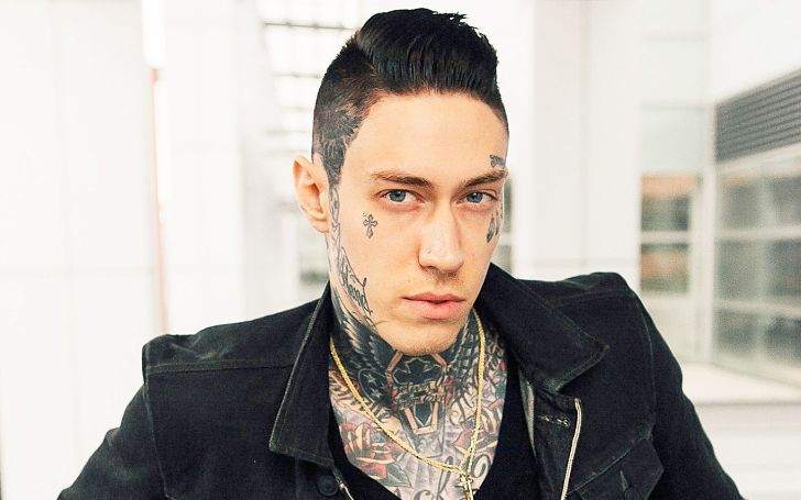 Trace Cyrus is engaged to his girlfriend turned fiance Taylor Lauren Sanders. Explore all of Trace Cyrus' age, ethnicity, dating, net worth, career, family, and much more in this wiki-bio.