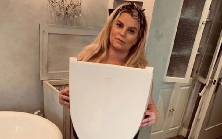 Jessica Simpson, who already has two children with husband Eric Johnson, is suffering from some awkward pregnancy mishaps