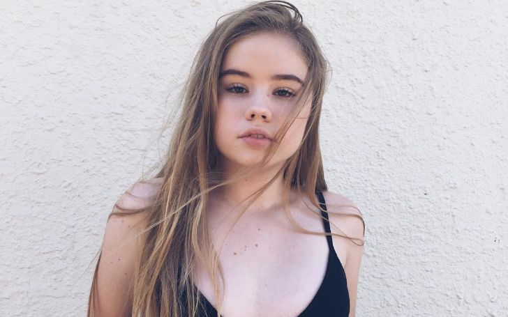 Lexee Smith who has a net worth of $1 million is not dating anyone
