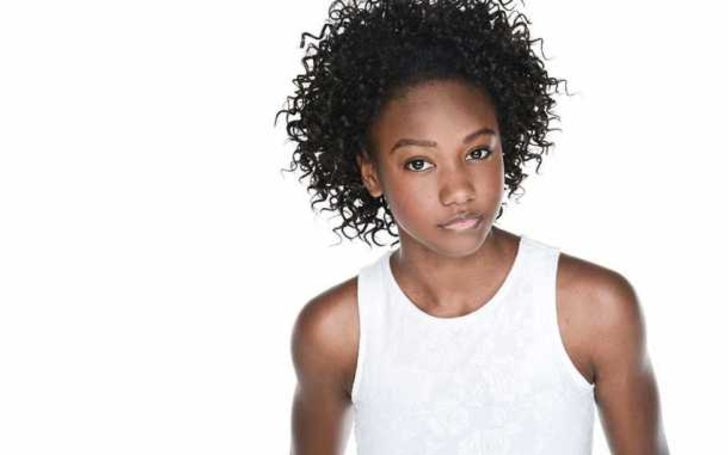 Riele Downs enjoys the net worth of $700 thousand as of now.