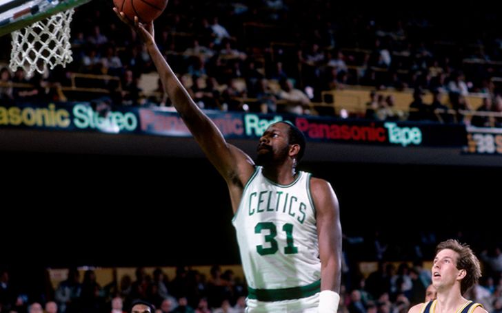 Cedric Maxwell has a net worth of $750 thousand.