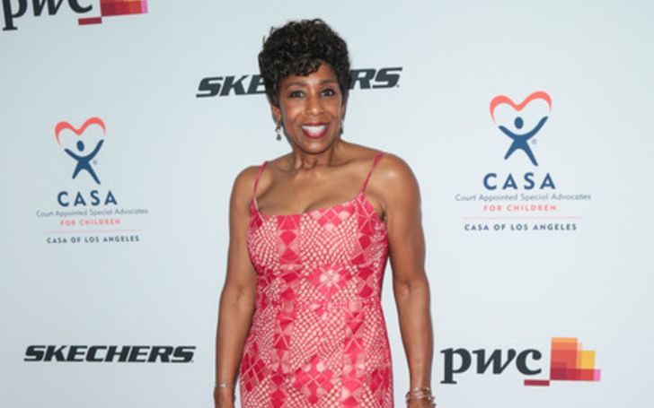 Dawnn Lewis was once a married lady