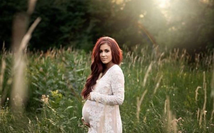 Chelsea Houska is a married lady and lives with her husband.