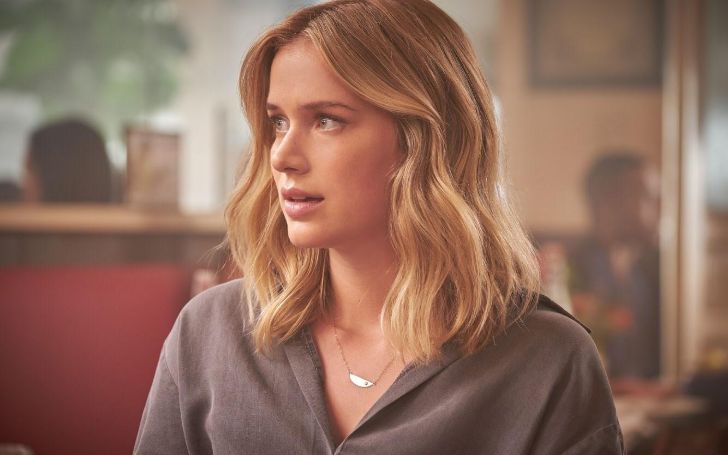Elizabeth Lail is neither married nor dating a boyfriend