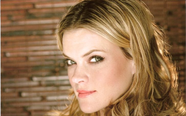 After two failed marital relationships, Missi Pyle is dating Josh Meyers.