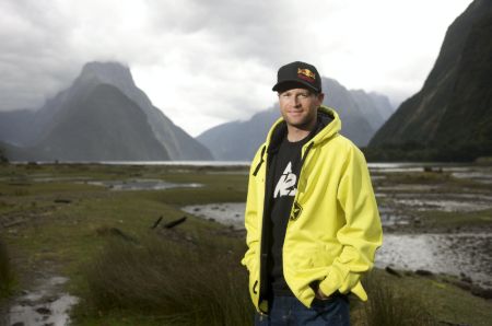 Shane McConkey's height is 5 feet 10 inches.