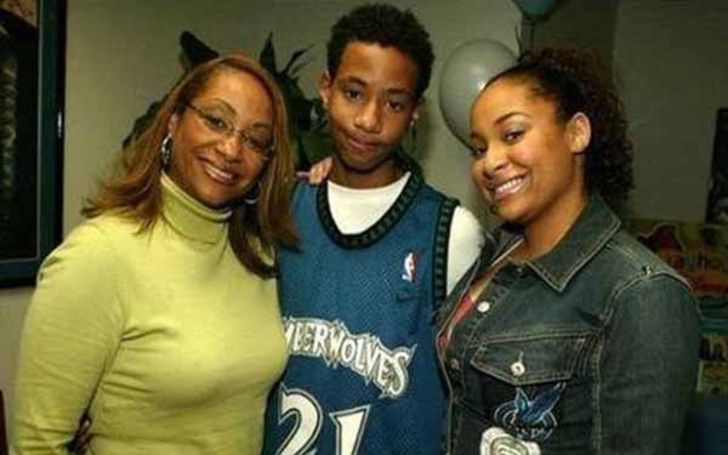 Lydia Gaulden is the mother of The Cosby Show actress, Raven Symone. Source: Ecelebrityminor