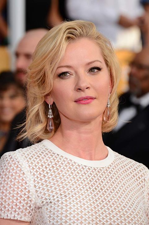 Gretchen Mol clicked during an event.