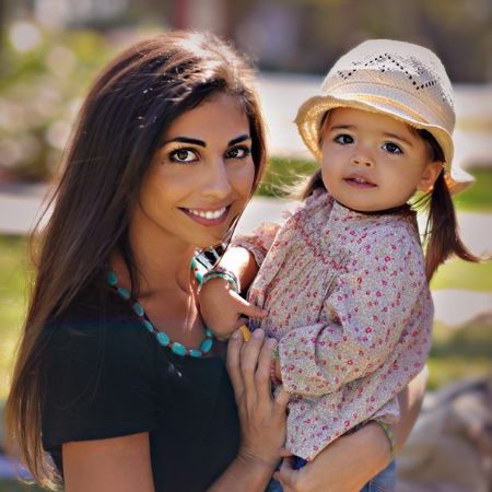 Olivia Namath with her daughter